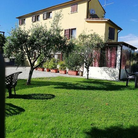 Le Travi Bed & Breakfast Sarzana Dış mekan fotoğraf