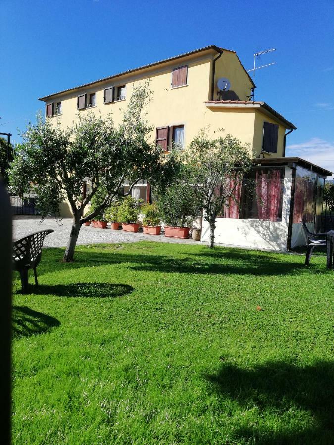 Le Travi Bed & Breakfast Sarzana Dış mekan fotoğraf