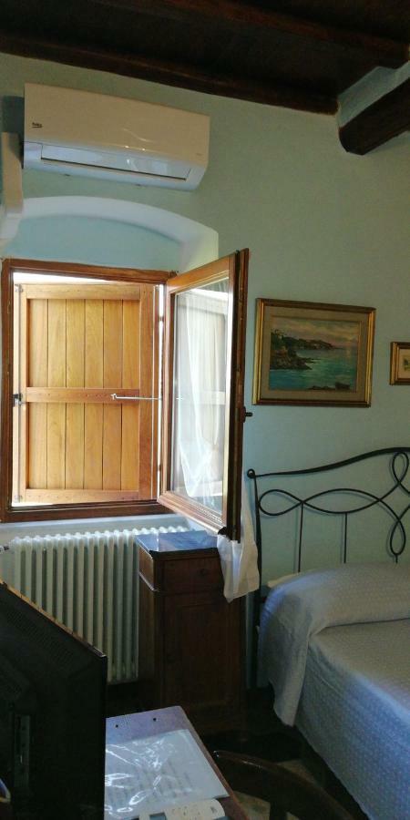 Le Travi Bed & Breakfast Sarzana Dış mekan fotoğraf